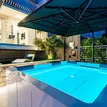 Gorgeous Ground Floor W Pool & Patio Dubrownik