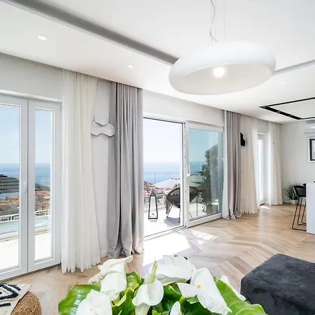 Gorgeous Ground Floor W/ Minipool & Patio Dubrovnik
