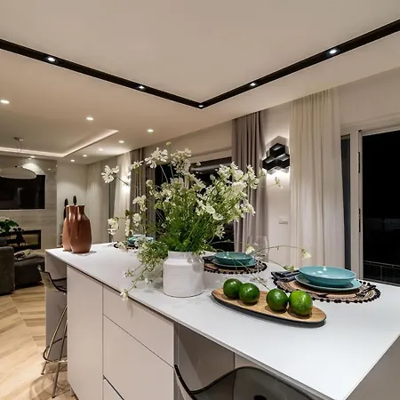 Gorgeous Ground Floor W/ Minipool & Patio * Dubrovnik