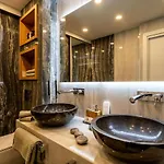 Gorgeous Ground Floor W Pool & Patio דירה