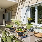 Gorgeous Ground Floor W Pool & Patio شقة دوبروفينك