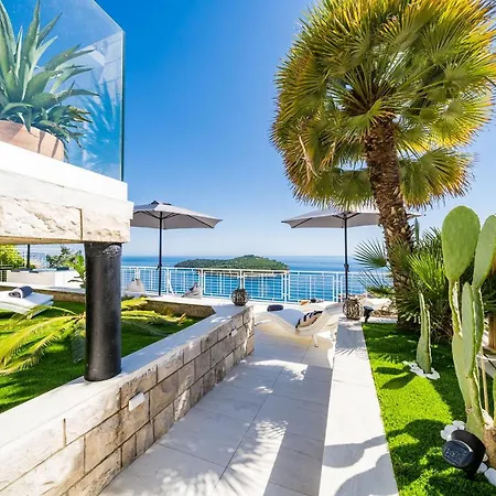 Gorgeous Ground Floor W Pool & Patio * Dubrovnik