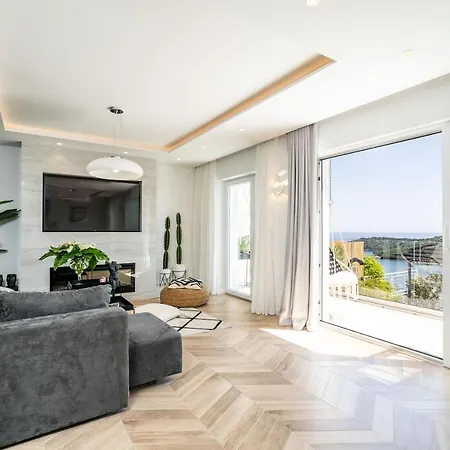 Gorgeous Ground Floor W Pool & Patio * Dubrovnik