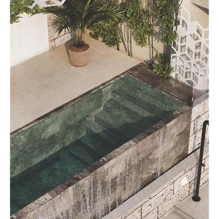 Apartment Gorgeous Ground Floor W Pool & Patio *