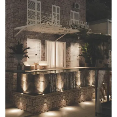 Gorgeous Ground Floor W Pool & Patio *