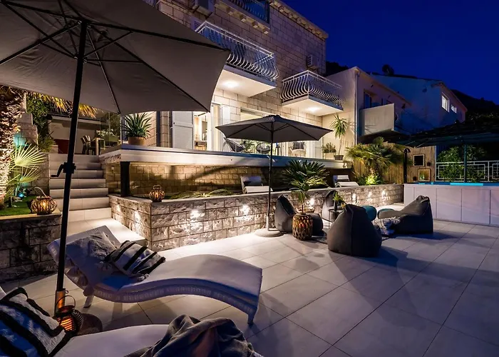 Apartment Gorgeous Ground Floor W Pool & Patio *