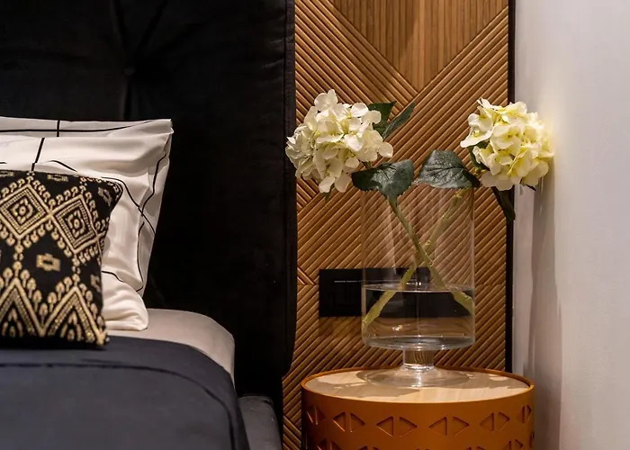 Apartment Gorgeous Ground Floor W Pool & Patio