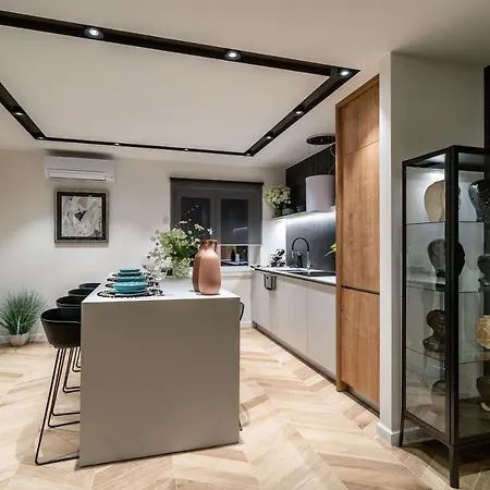 Gorgeous Ground Floor W Pool & Patio Apartmán *